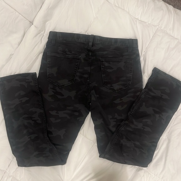 Camouflage Pants by Banana Republic - Picture 3 of 5